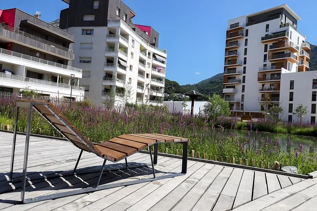 Le parc Betty Albrech est un havre de paix et de nature au sein du quartier Presqu'Île.